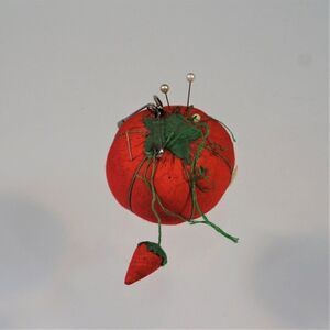 Vintage Pin Cushion Small Tomato w Strawberry Red Green Pincushion VTG Taiwan